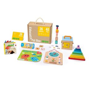 Set dezvoltator Tooky Toy cu jucării 36+ luni