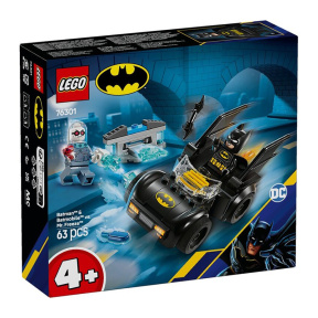 Constructor LEGO Batman Movie Batman și Batmobilul împotriva domnului Freeze