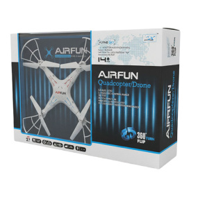 Quadcopter cu cadru alb și telecomandă